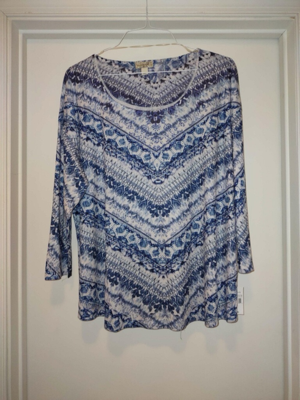 ONE WORLD Blue Chevron-Style Scoop Neck Long Sleeve Top